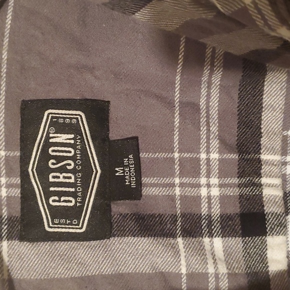 Gibson male grey and black flannel for men size medium. - Picture 2 of 11